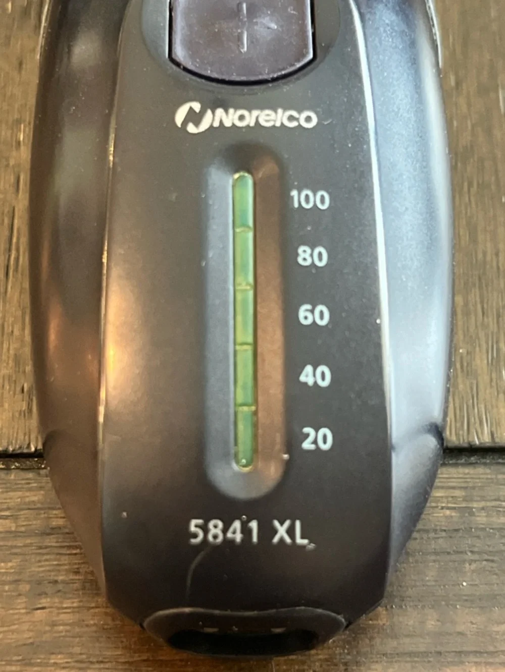 Philips Norelco : Men’s Razor / Shaver Model 5841 XL w/ Trimmer + Charging Cord